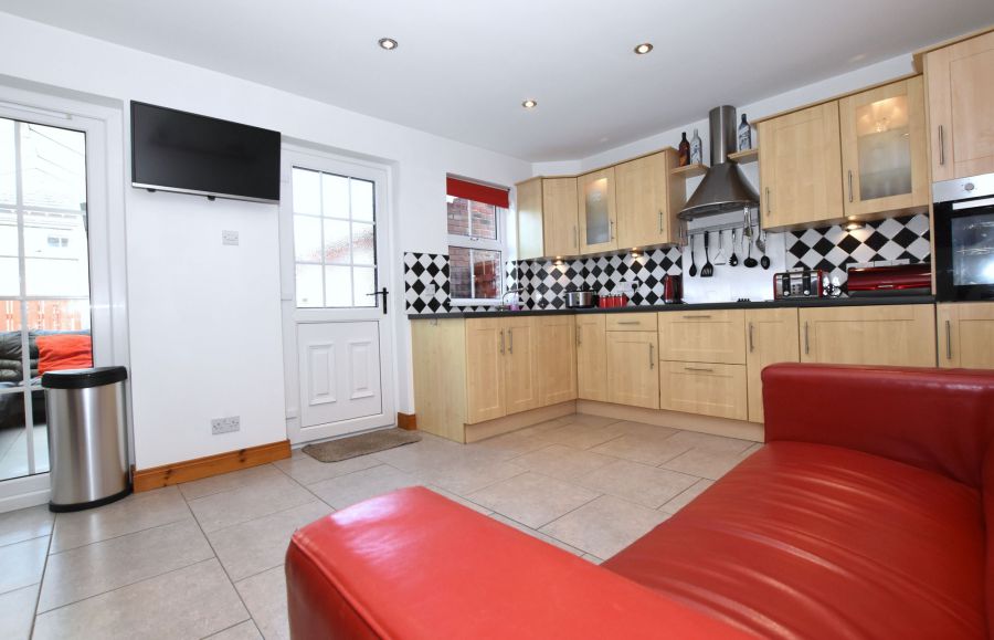 27 Lockvale Manor