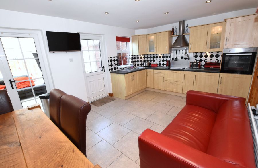 27 Lockvale Manor