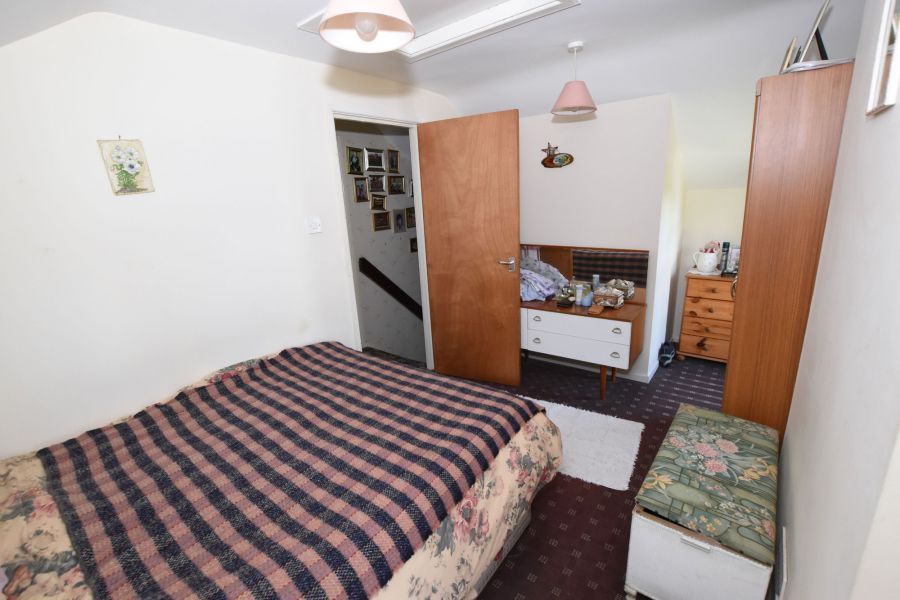 A country cottage on grounds extending to approximately 0.6 acre, 31 Hillsborough Road