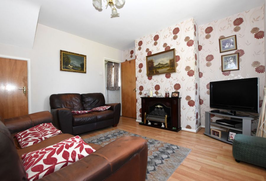A country cottage on grounds extending to approximately 0.6 acre, 31 Hillsborough Road