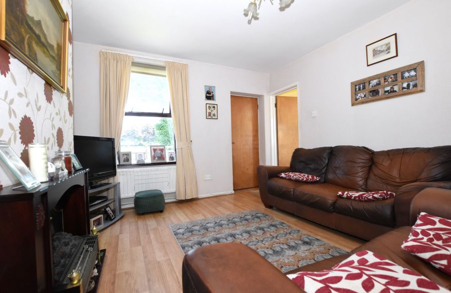 A country cottage on grounds extending to approximately 0.6 acre, 31 Hillsborough Road