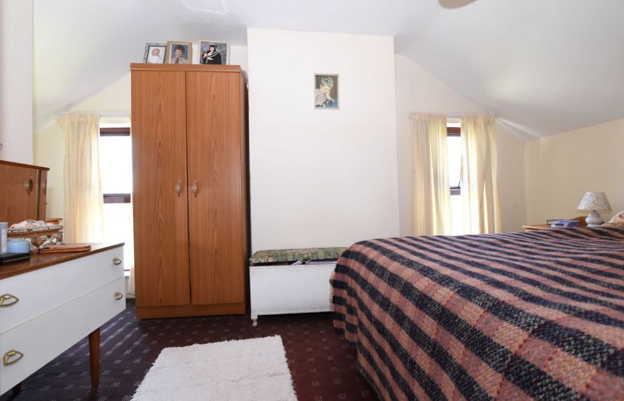 A country cottage on grounds extending to approximately 0.6 acre, 31 Hillsborough Road