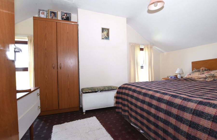A country cottage on grounds extending to approximately 0.6 acre, 31 Hillsborough Road