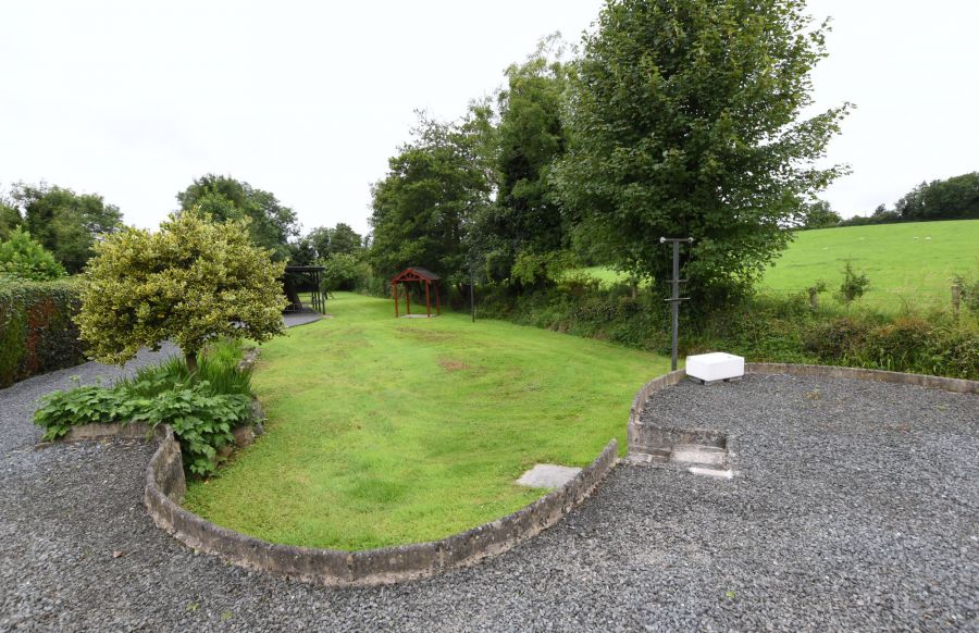 Detached country cottage with spacious gardens, 7 Glenavy Road