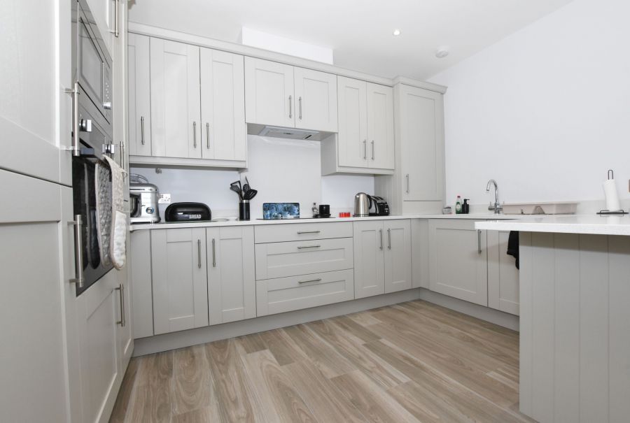 Contemporary first floor apartment, Apt 4  7 Meeting Street