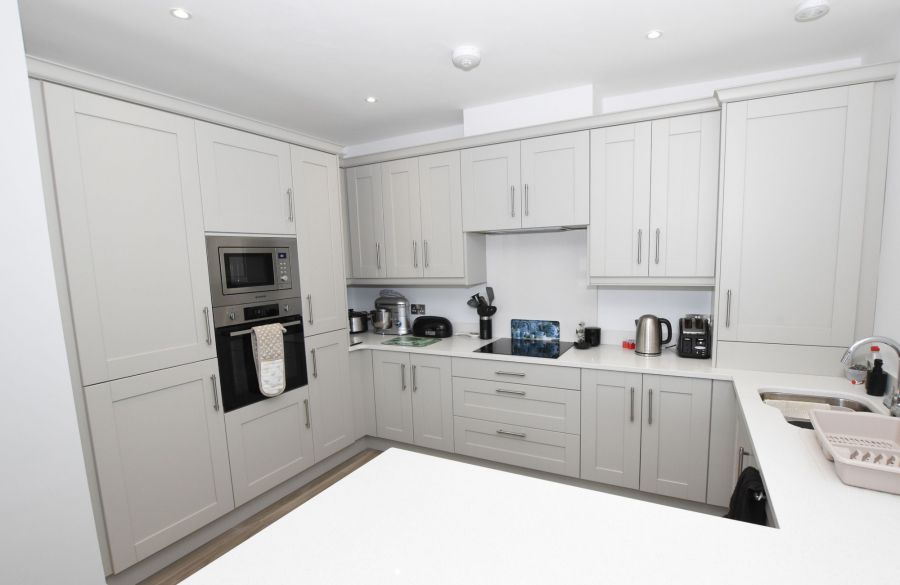 Contemporary first floor apartment, Apt 4  7 Meeting Street