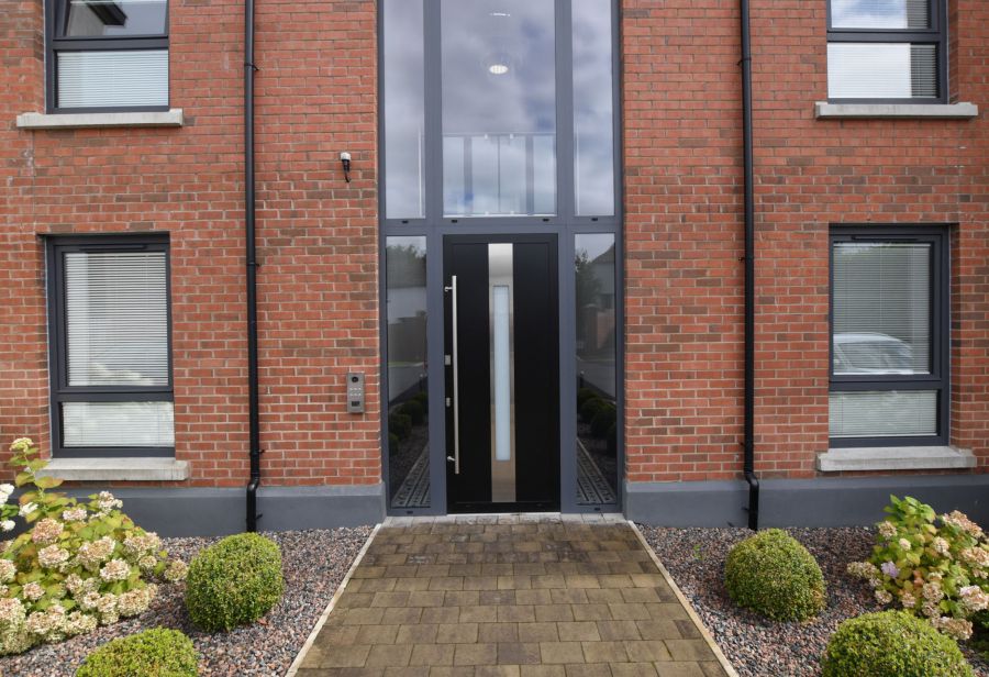 Apt 4  7 Meeting Street