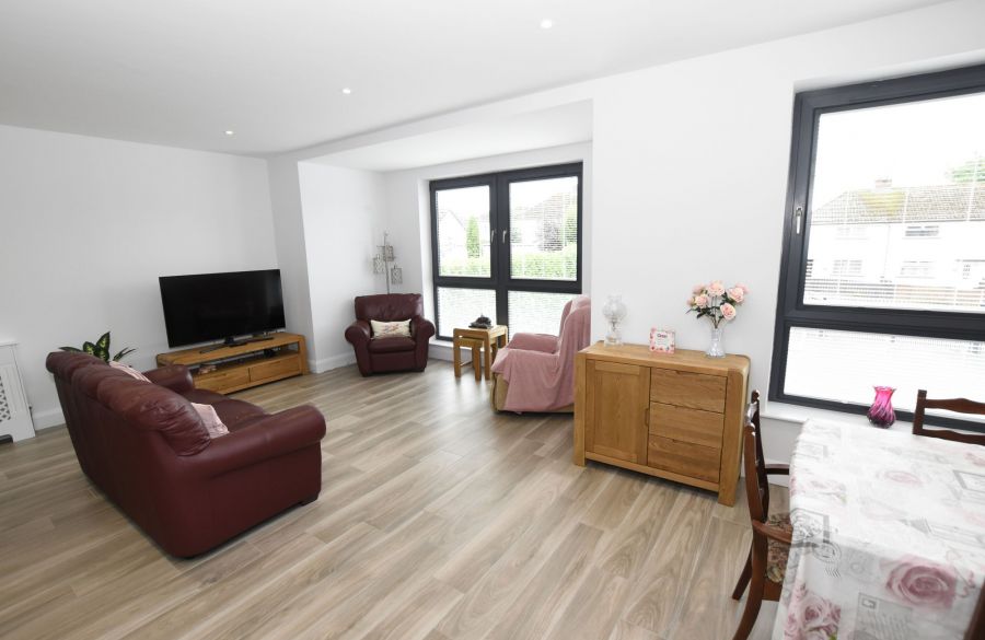 Apt 4  7 Meeting Street