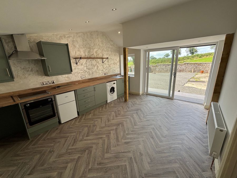 Apt 3, 13 Ballinderry Road