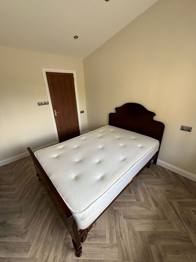Apt 3, 13 Ballinderry Road
