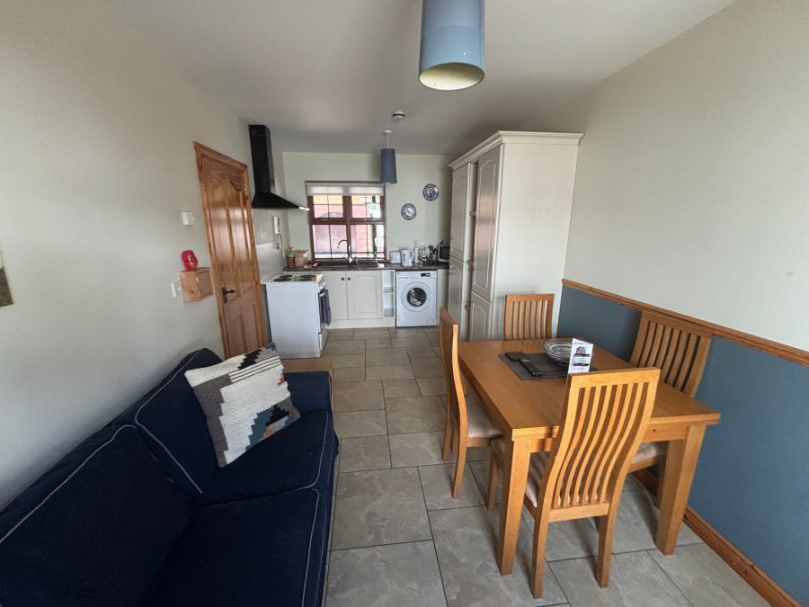 Flatfield Clocktower Cottages, Cottage 2 71 Lany Road