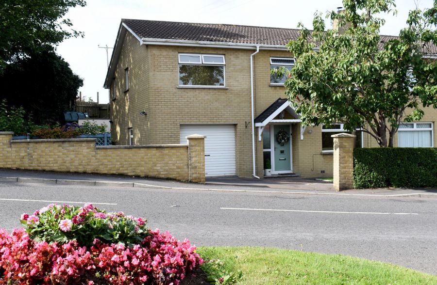 12 Arnold Grove