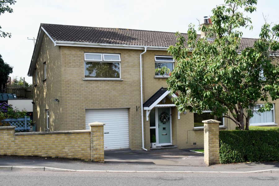 12 Arnold Grove