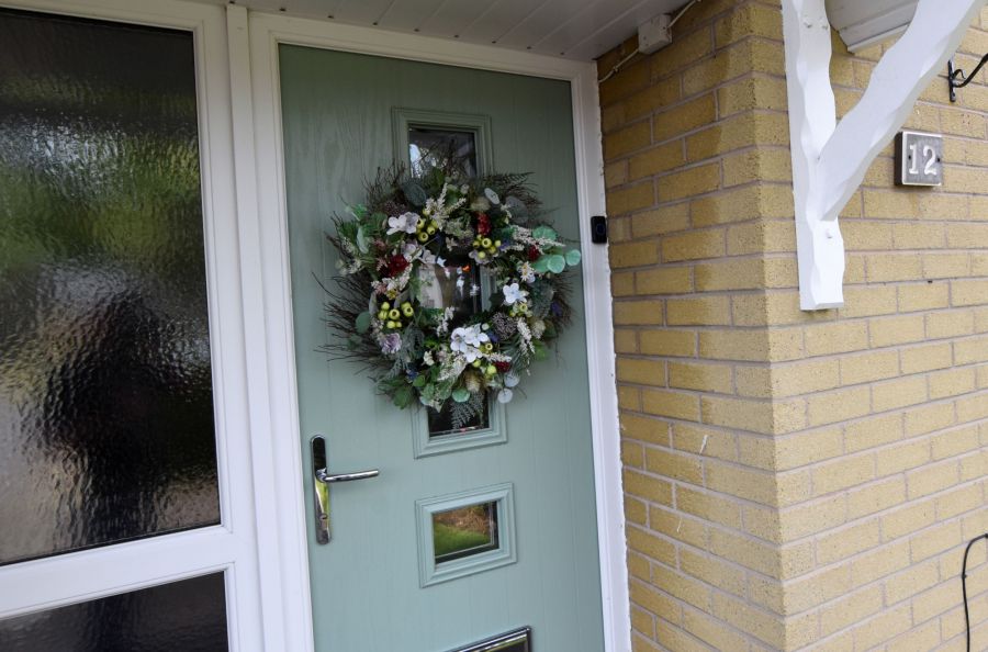 12 Arnold Grove
