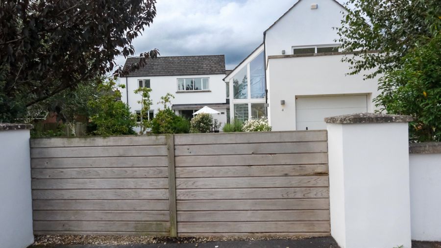 4 Farm Court