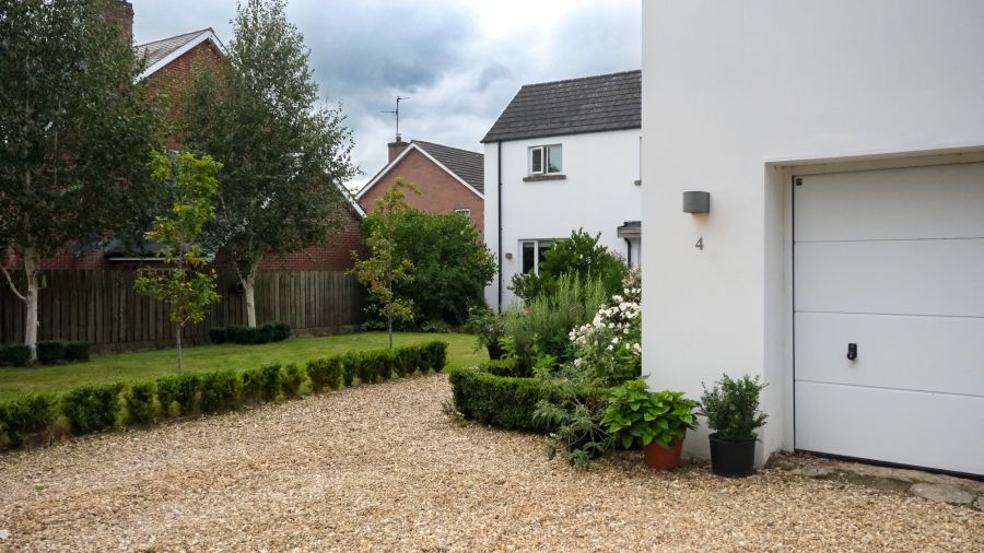4 Farm Court