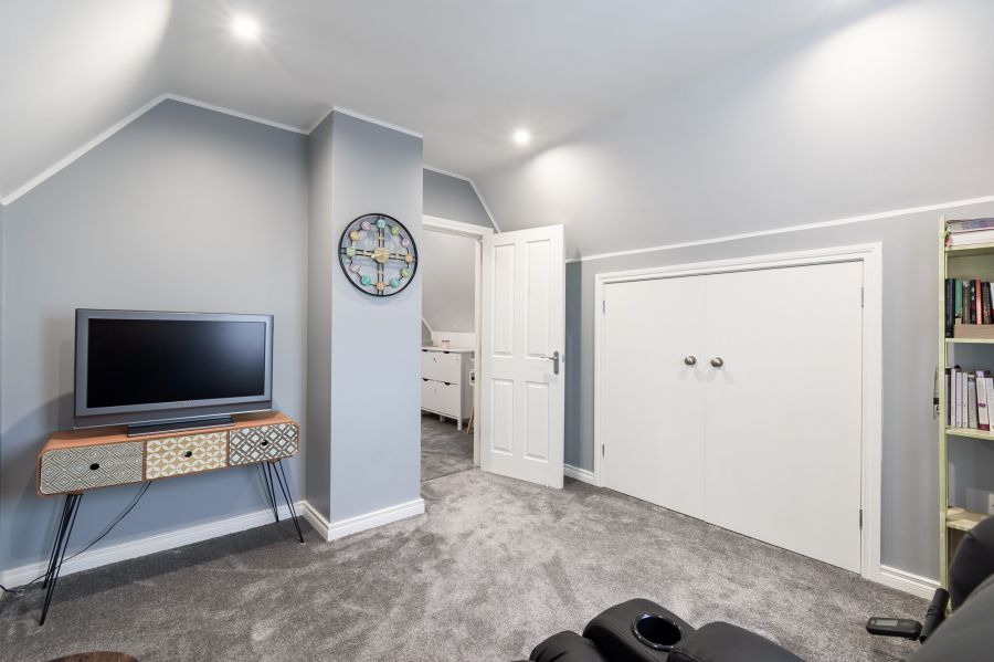 5 Kingsfort Square