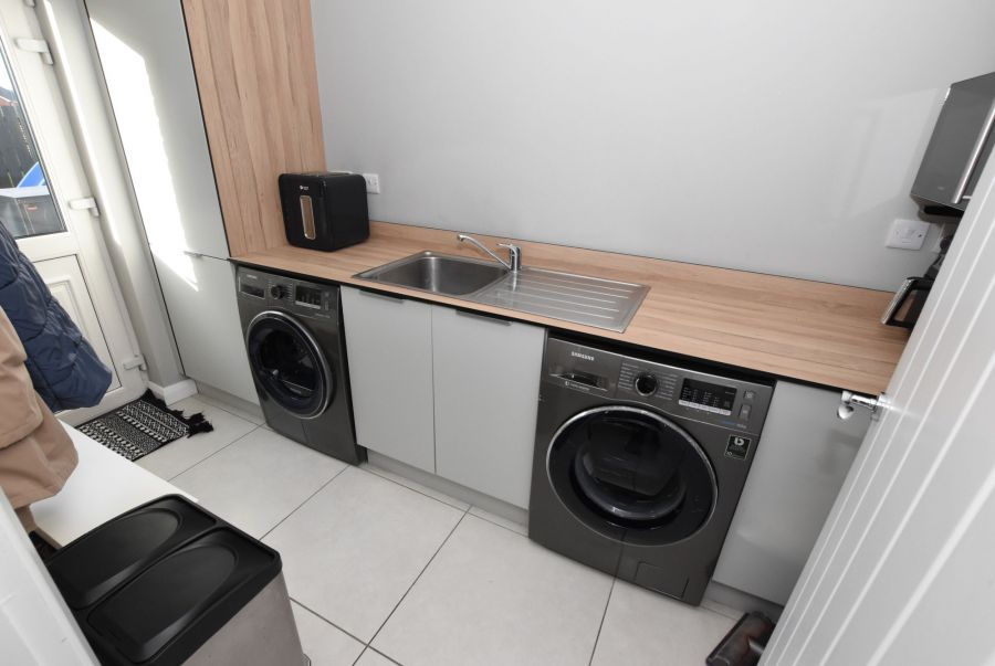 1 Wellington Park Road