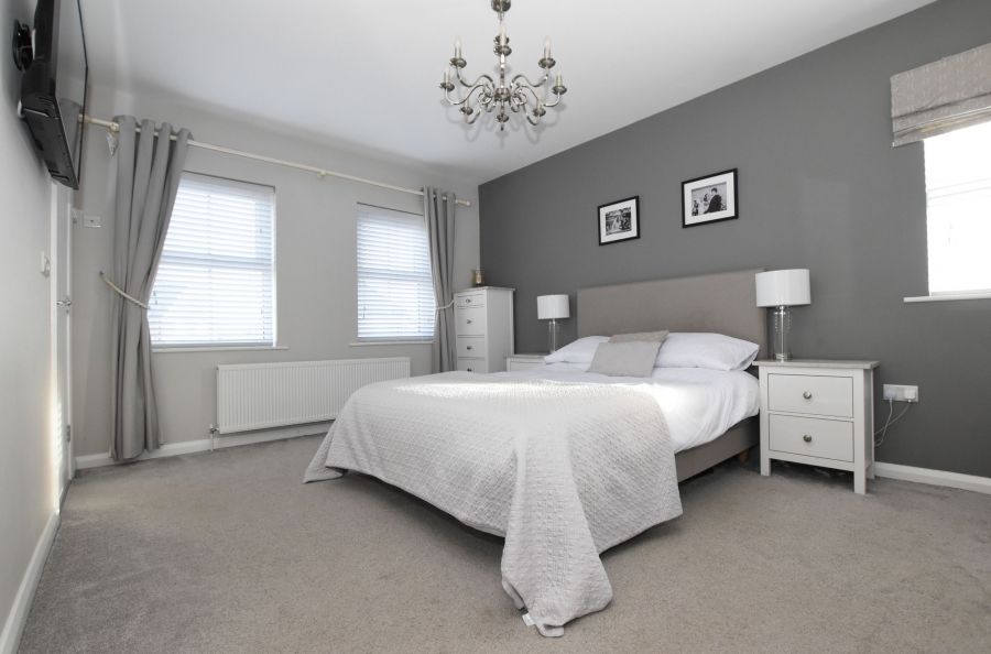 1 Wellington Park Road