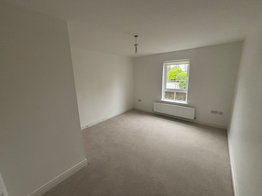 10 Broomhill Courtyard