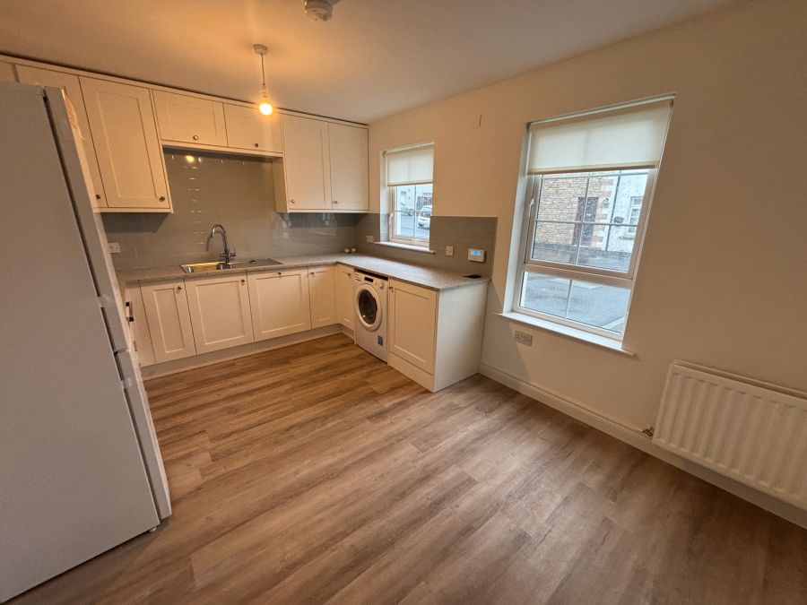 10 Broomhill Courtyard