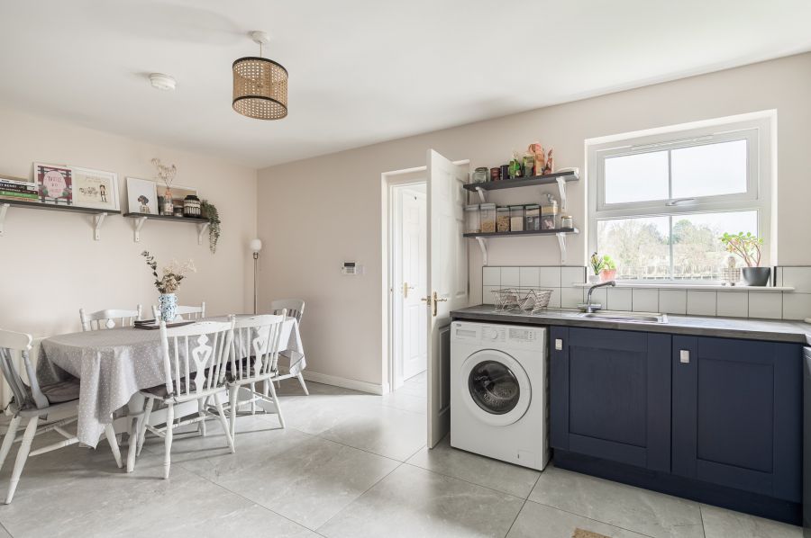 11 Lockkeepers Lodge