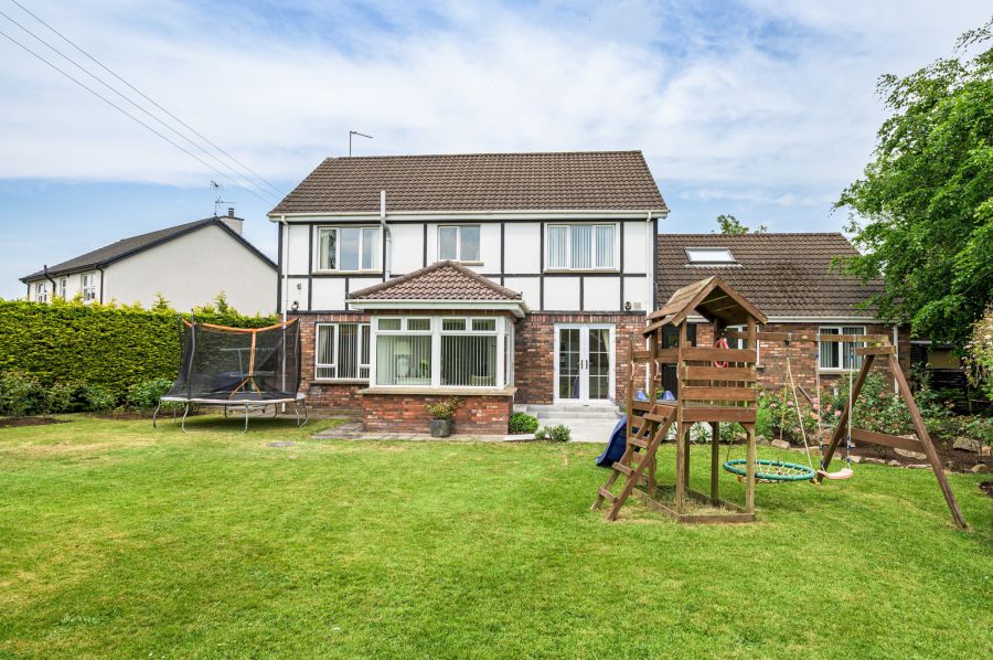 9 Sandhill Court