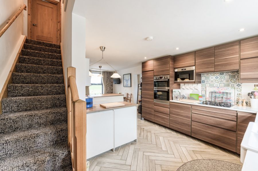 A beautiful Weavers Cottage with garden and paddock, 84 Inn Road