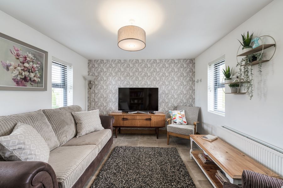 A beautiful Weavers Cottage with garden and paddock, 84 Inn Road