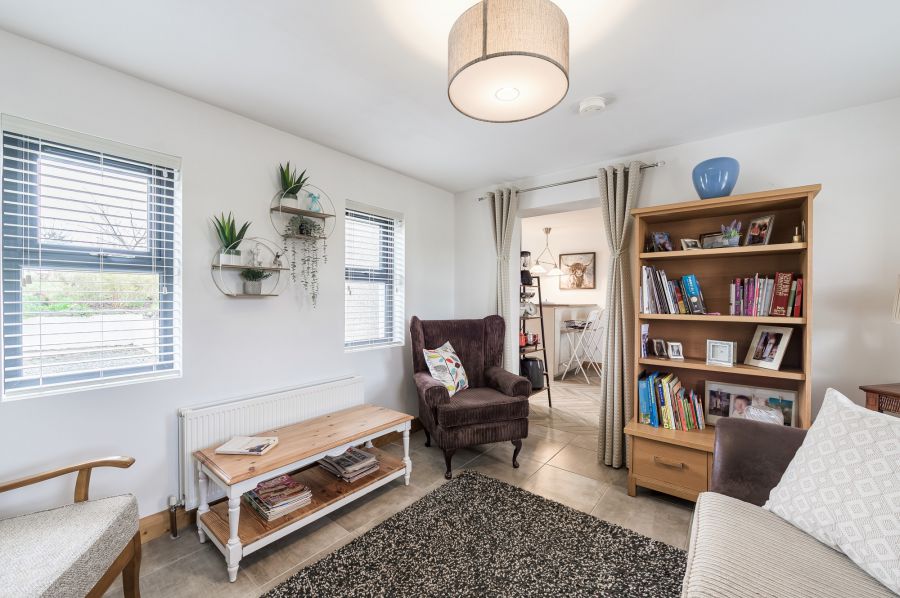 A beautiful Weavers Cottage with garden and paddock, 84 Inn Road