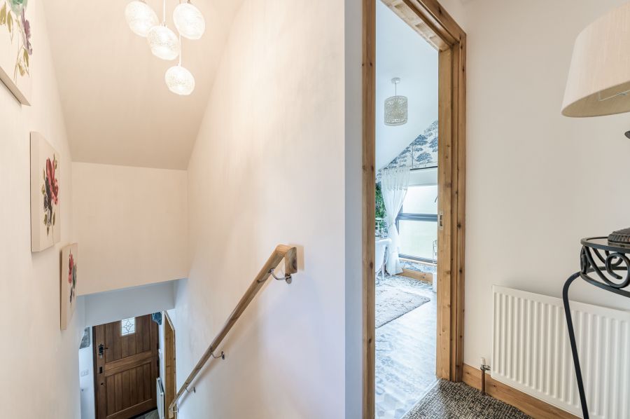 A beautiful Weavers Cottage with garden and paddock, 84 Inn Road