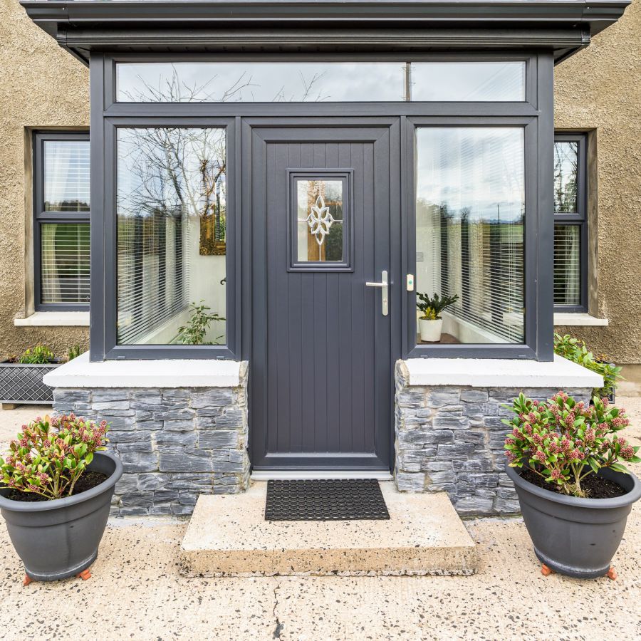 A beautiful Weavers Cottage with garden and paddock, 84 Inn Road