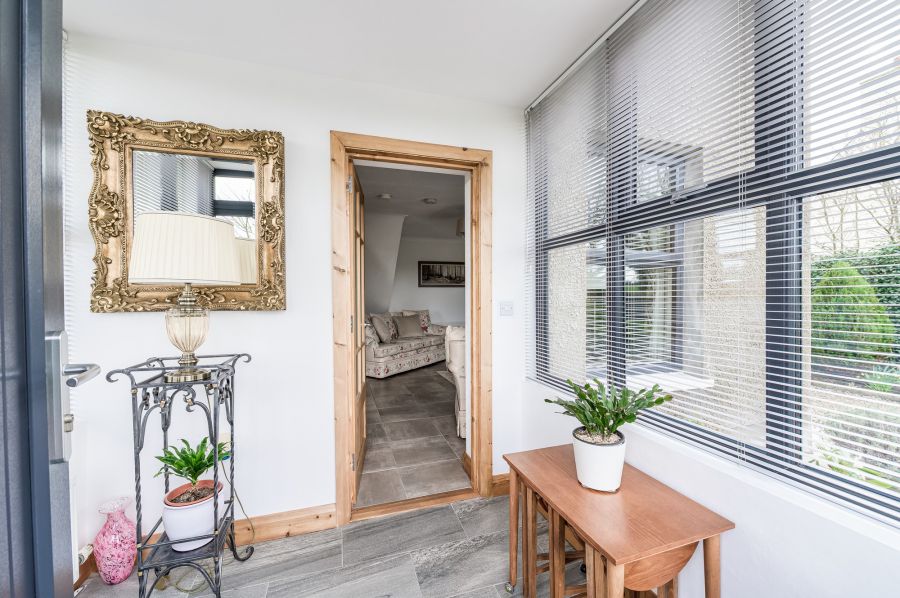 A beautiful Weavers Cottage with garden and paddock, 84 Inn Road