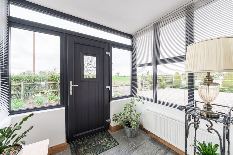 A beautiful Weavers Cottage with garden and paddock, 84 Inn Road