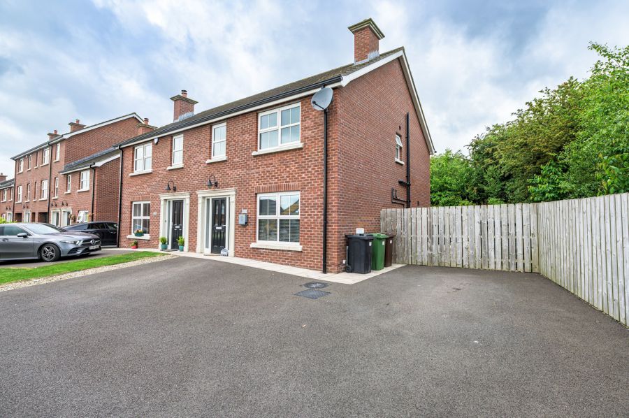 1 Limestone Meadows Crescent