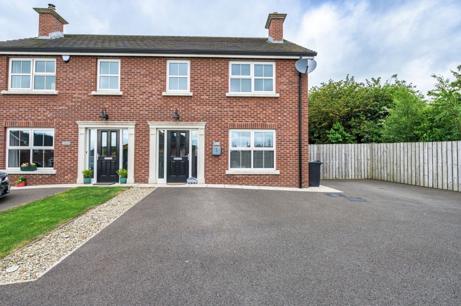 1 Limestone Meadows Crescent
