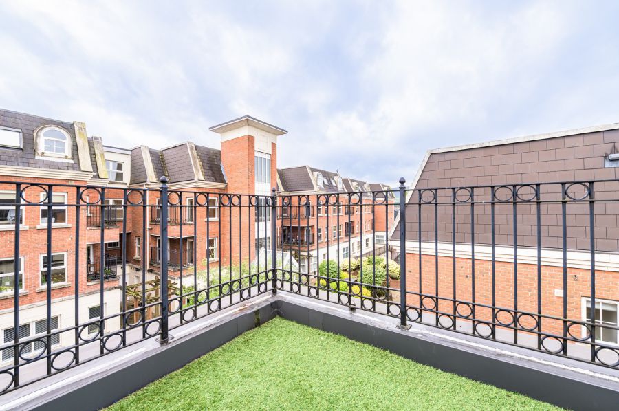 23 Ashley Courtyard