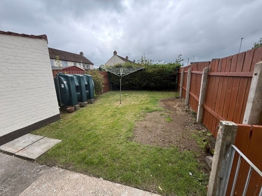 14 Eglantine Crescent