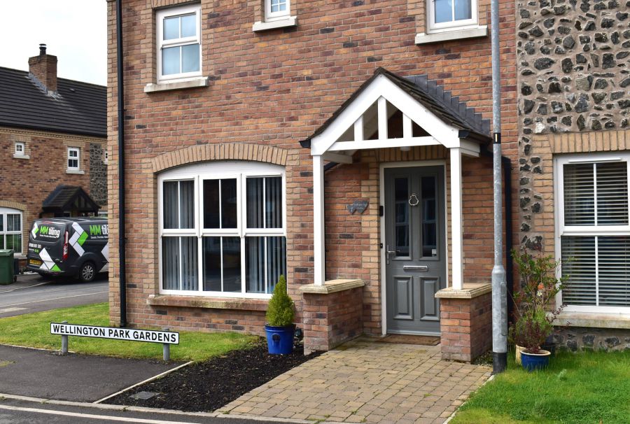 1 Wellington Park Gardens