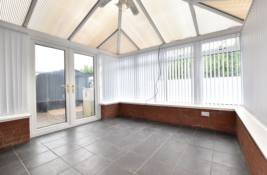 8 Beechwood Park