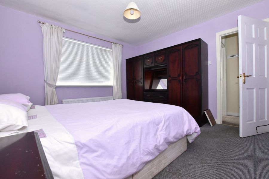 8 Beechwood Park
