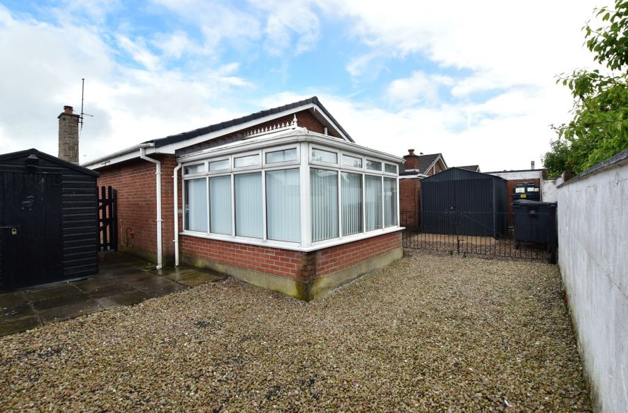 8 Beechwood Park