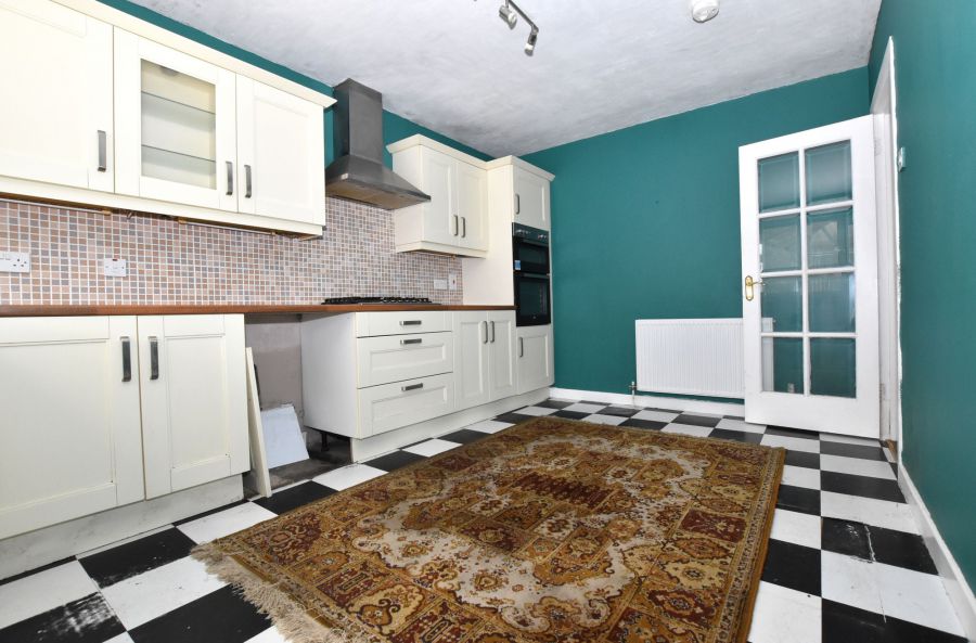 8 Beechwood Park