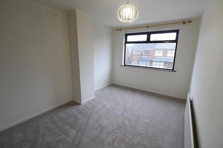 6 Sandyknowes Drive