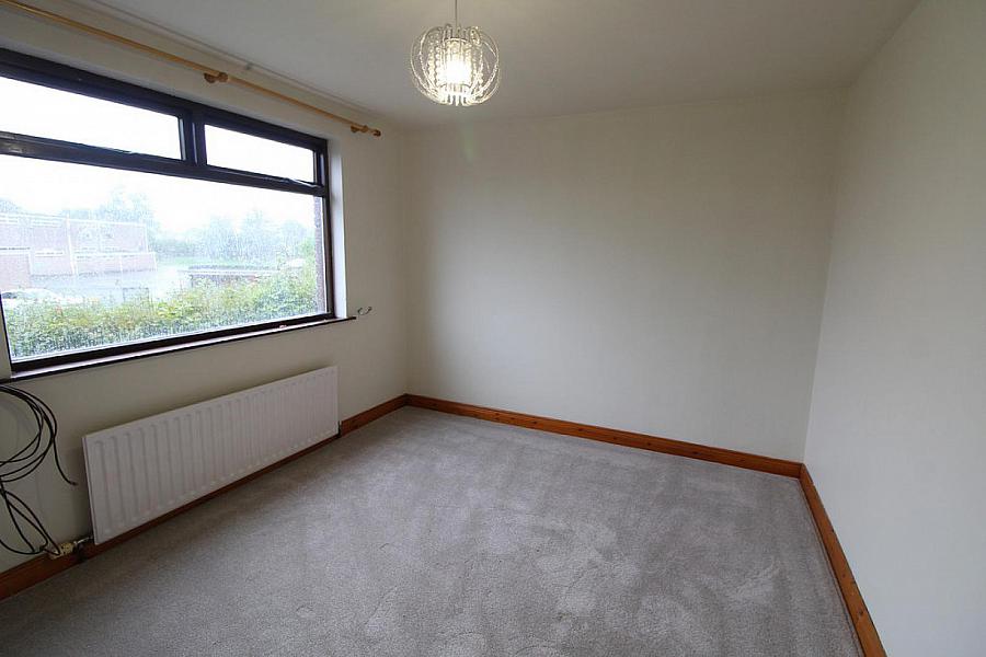 6 Sandyknowes Drive