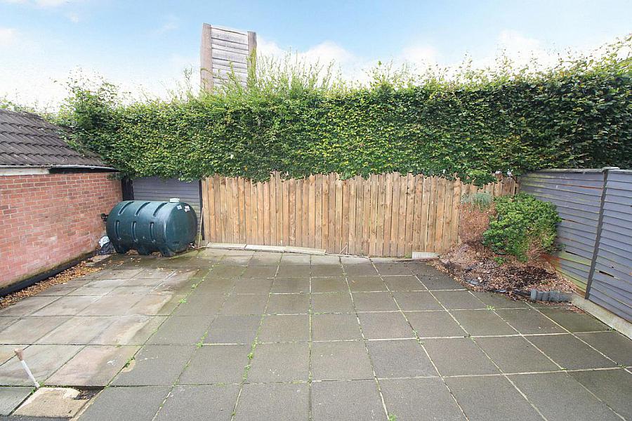 6 Sandyknowes Drive