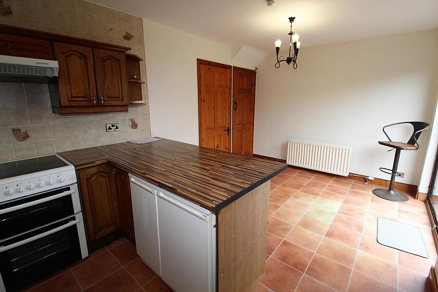 6 Sandyknowes Drive