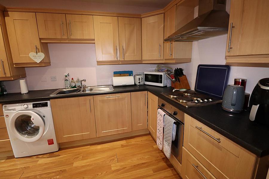 Apt 3, 407 Antrim Road