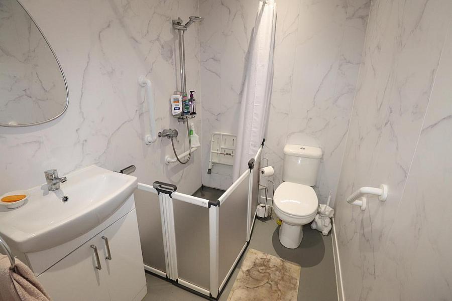 Apt 3, 407 Antrim Road