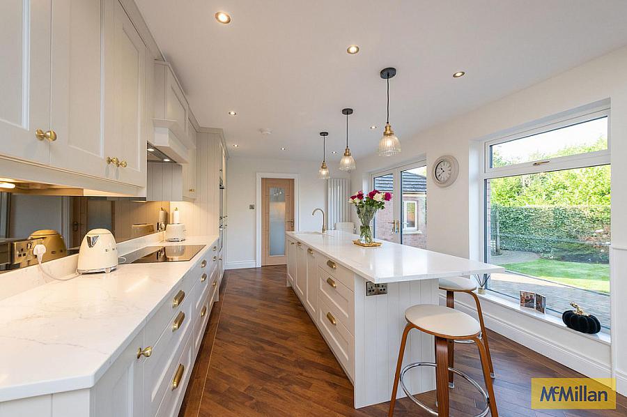 3 Abbeydene Manor